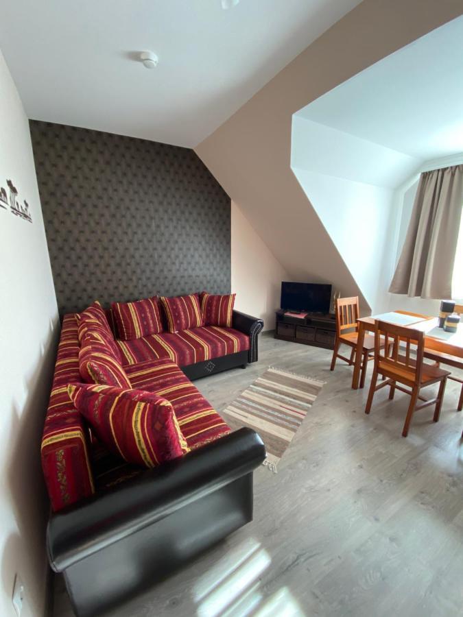 Platan Apartmanhaz Балатондьёрёк Экстерьер фото